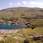 Robinson House With Sea View, Terrace تكون