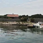 Robinson House With Sea View, Terrace * تكون