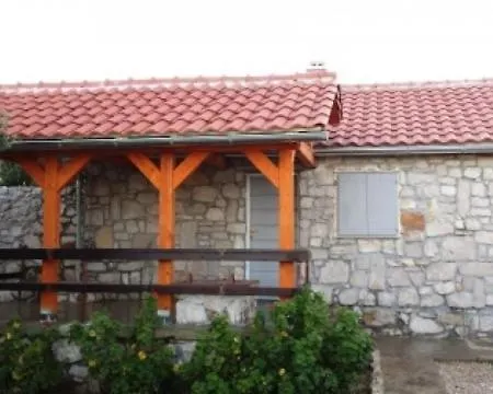 Feriehus Robinson House With Sea View, Terrace *