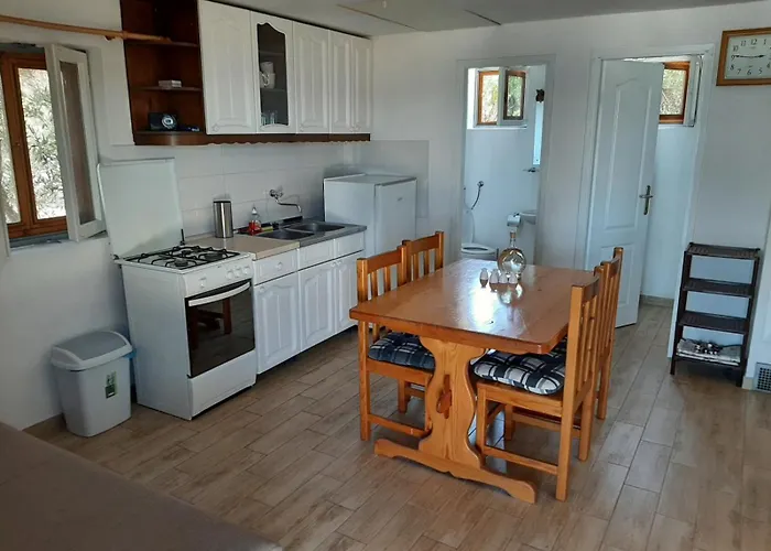 Robinson House With Sea View, Terrace Vakantiehuis Tkon